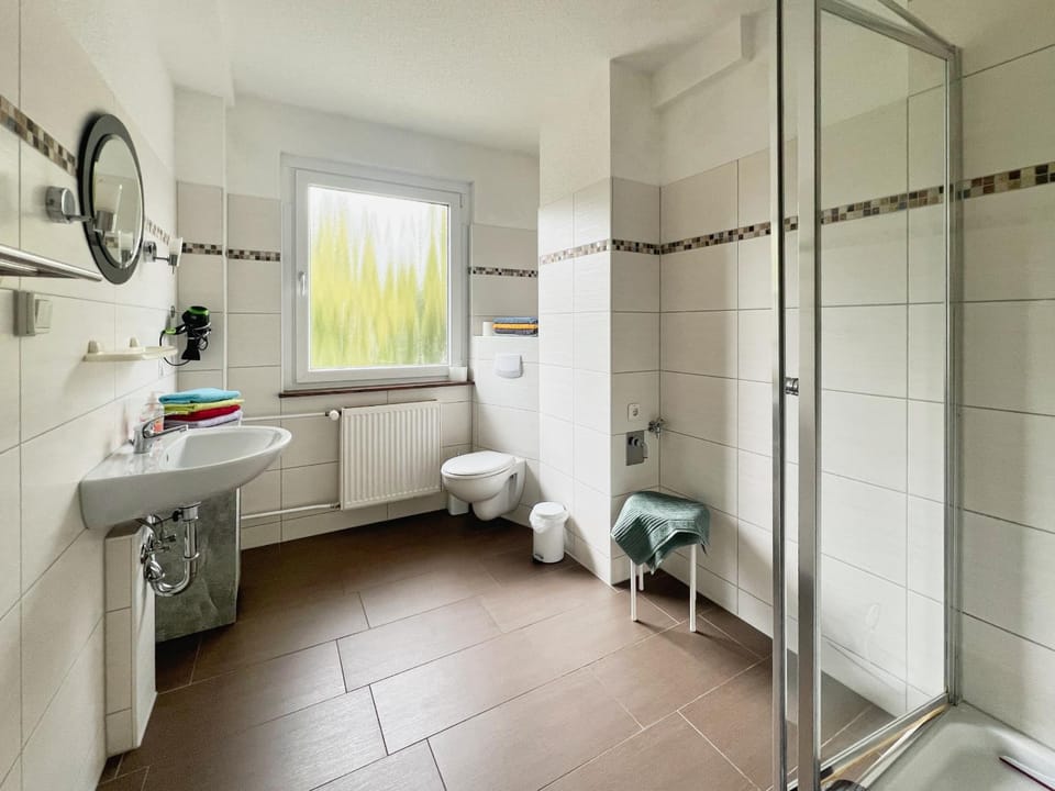 Shower, Bathroom, towels
