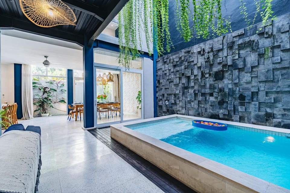 Omah Bleue - Designer 4 Bedrooms Villa in Canggu Villa in North Kuta