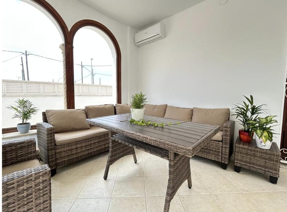 Arenda California Villa large garden, private pool Villa in Miami Platja