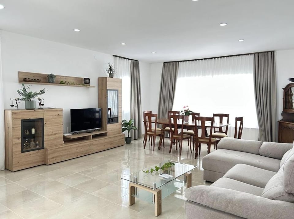 Arenda California Villa large garden, private pool Villa in Miami Platja