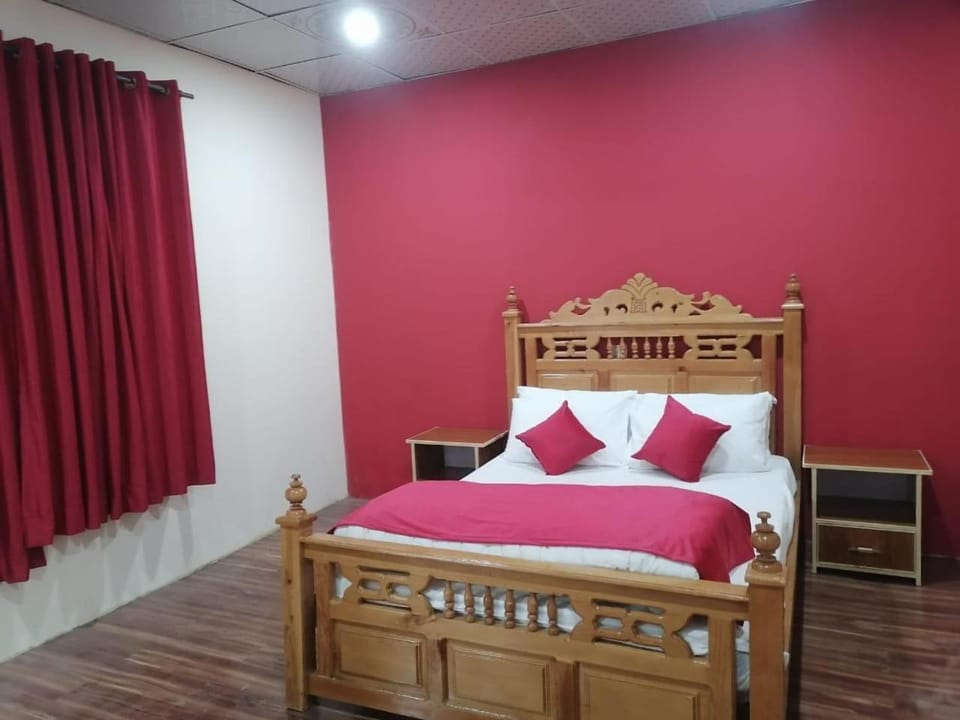 Neelum Lodges & Khan Shinwari Restaurant Hotel in Pakistan