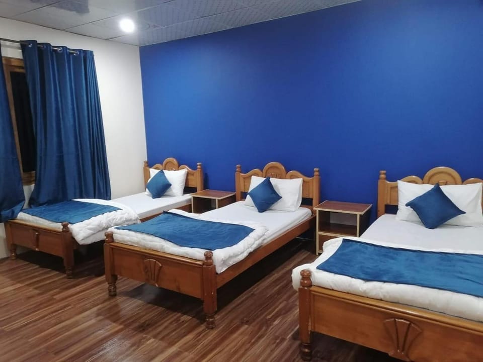 Neelum Lodges & Khan Shinwari Restaurant Hotel in Pakistan
