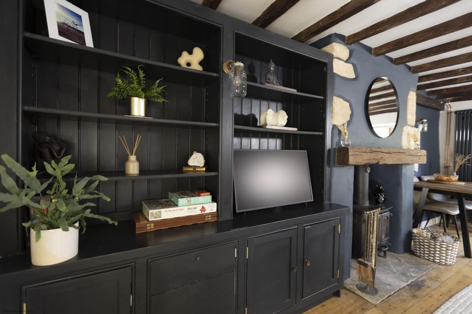 TV and multimedia, Living room, fireplace
