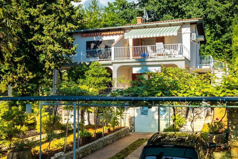 Facade/entrance, Garden