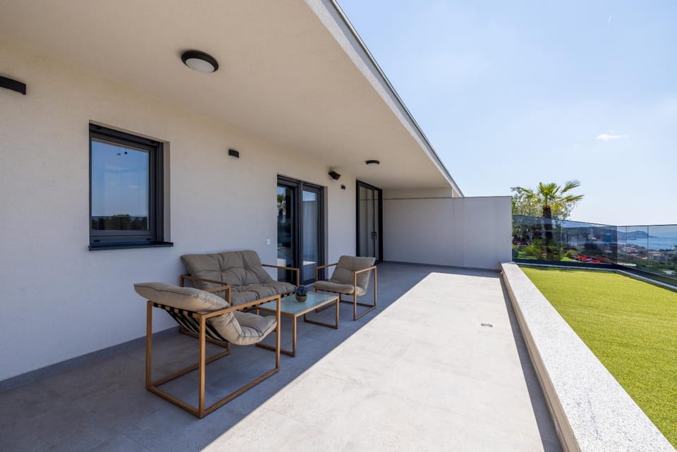 Day, Natural landscape, View (from property/room), Balcony/Terrace, Balcony/Terrace, Seating area