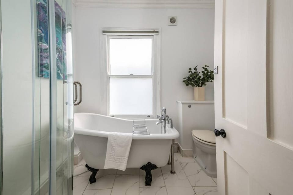 Period 5 Bed House in the Heart of Cambridge House in Cambridge