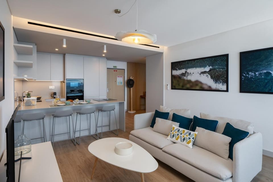 TV and multimedia, Kitchen or kitchenette, Living room