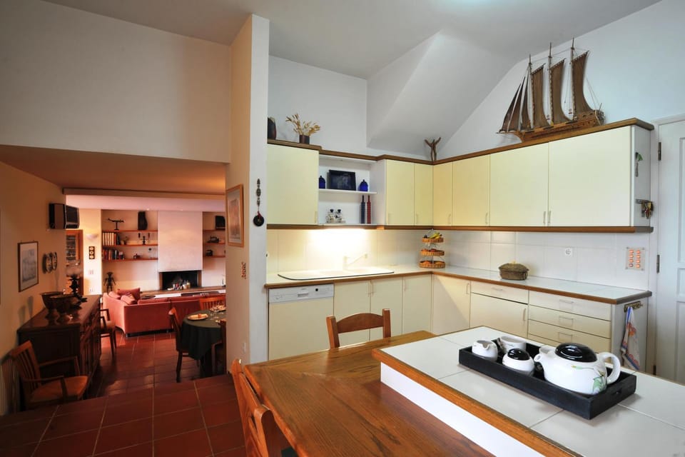 Villa Almy - shared pool with 1 house Villa in Decentralized Administration of Attica