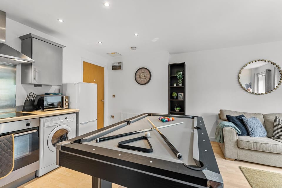 York Escape - Pool Table - Free Parking Apartment in York