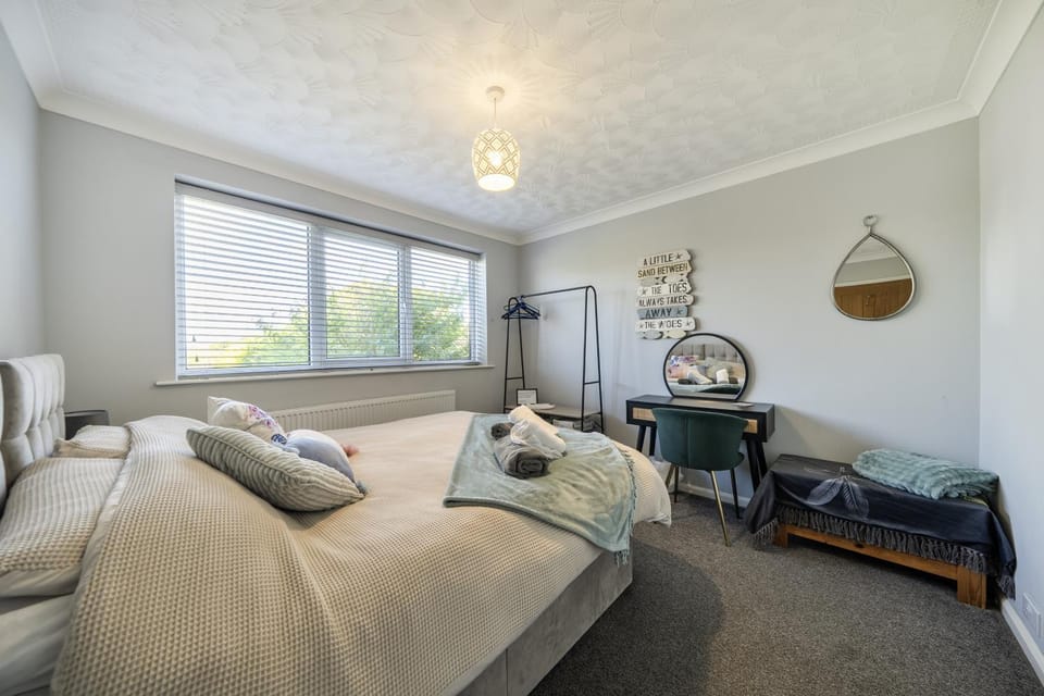 2 Bed - Sleeps 4 - Parking - Pet Friendly House in Hunmanby