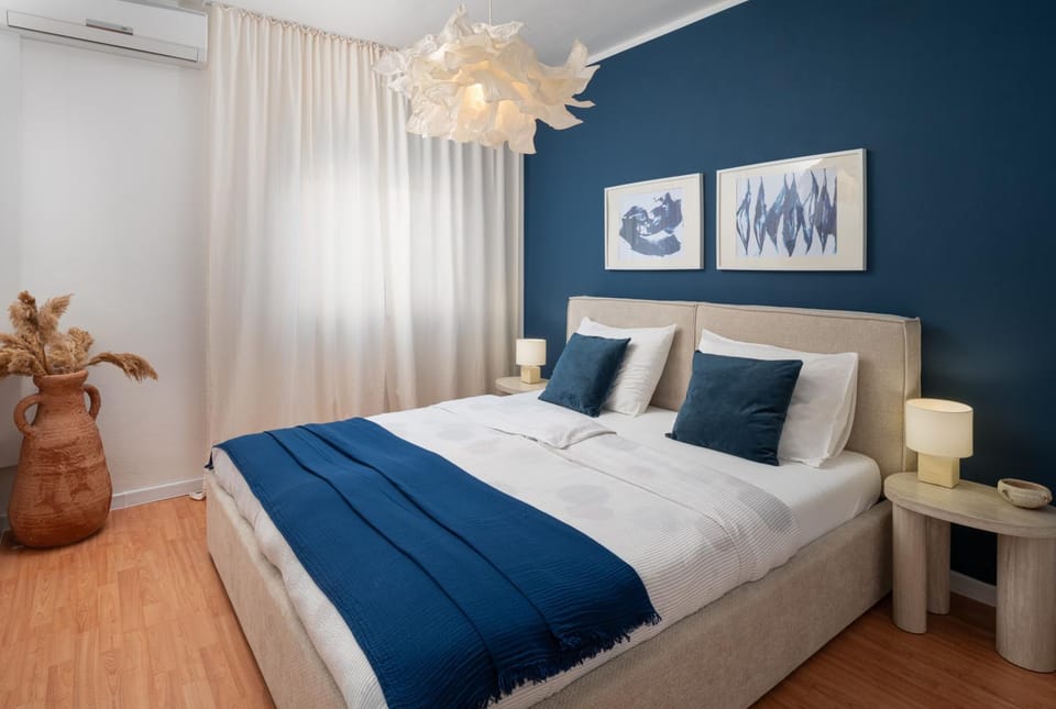 Bed, Decorative detail, Bedroom