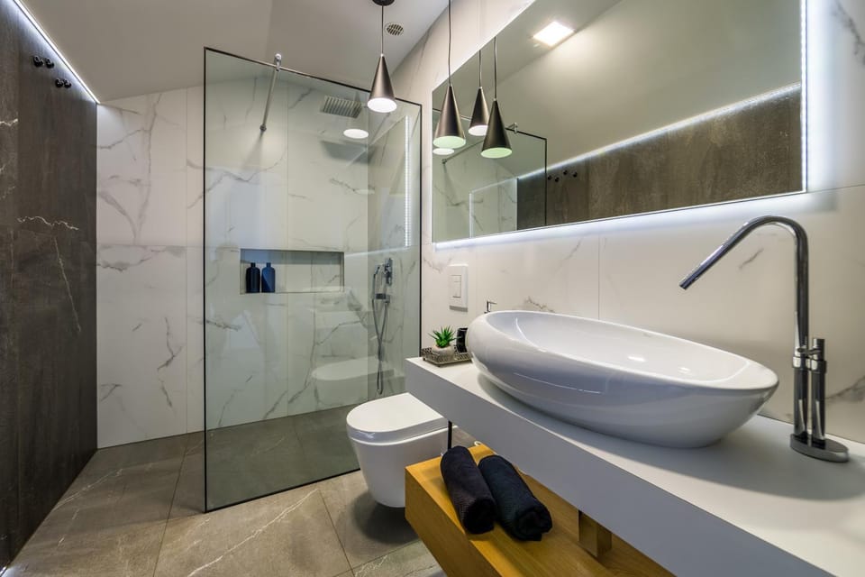 Shower, Toilet, Bathroom, Decorative detail