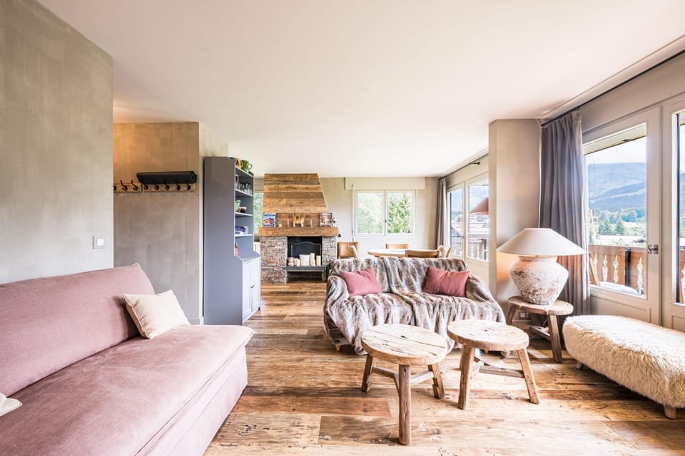 Apartment with balcony 10 min walk from the slopes Apartment in Megève