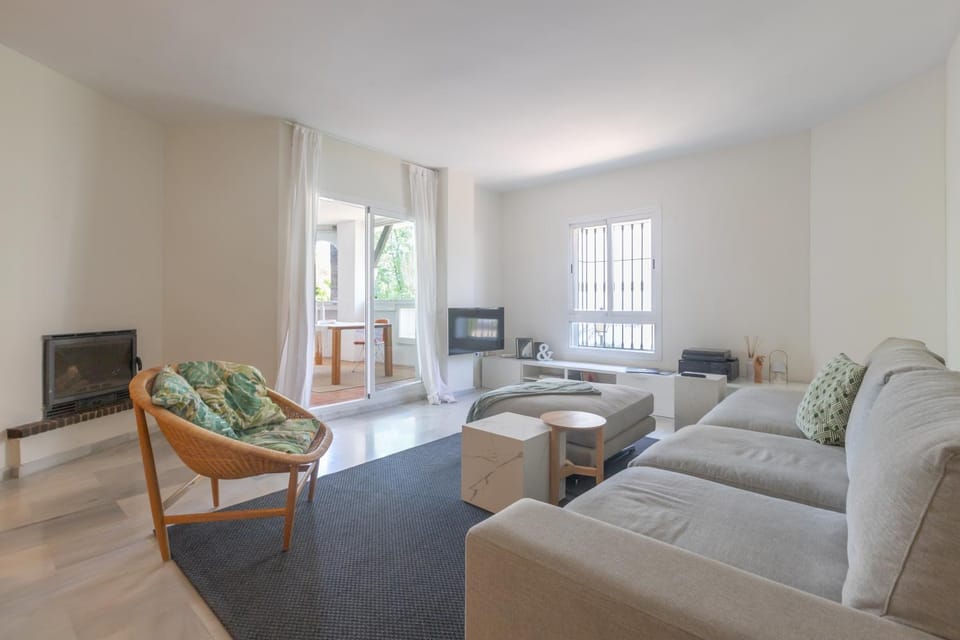 Communal lounge/ TV room, Lounge or bar