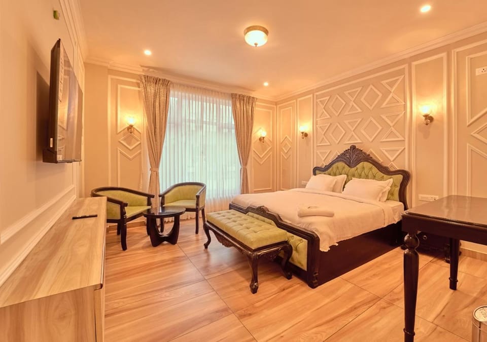 Bed, TV and multimedia, Photo of the whole room, Bedroom