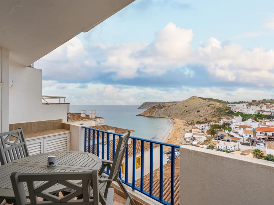 View (from property/room), Dining area, Sea view