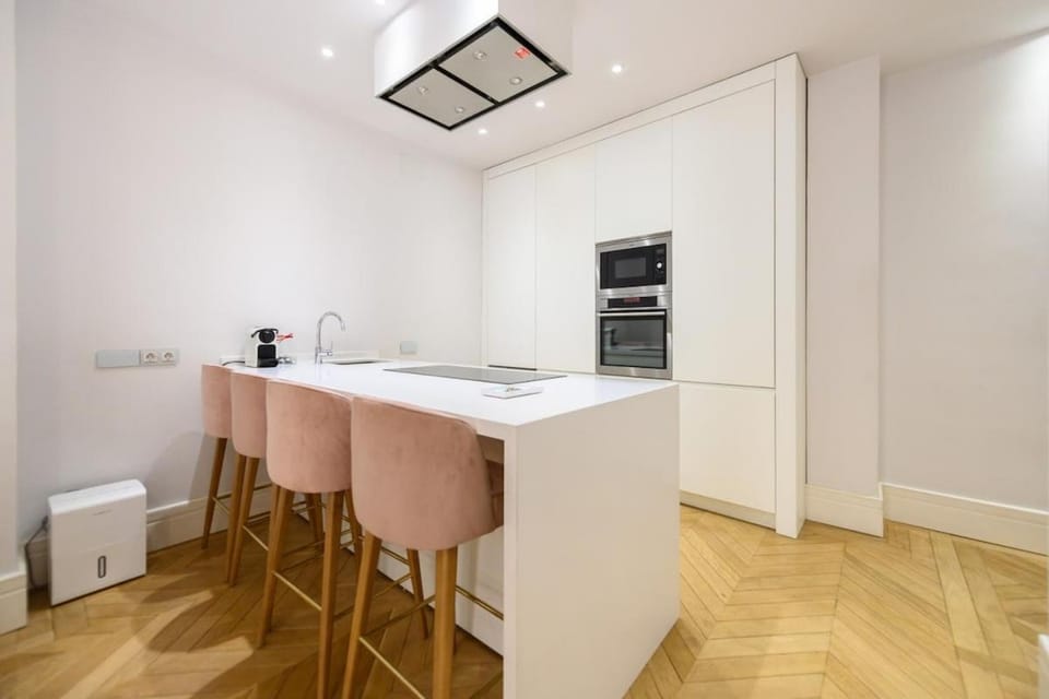 Luxury apartment in the center of Madrid REI251 Apartment in Centro