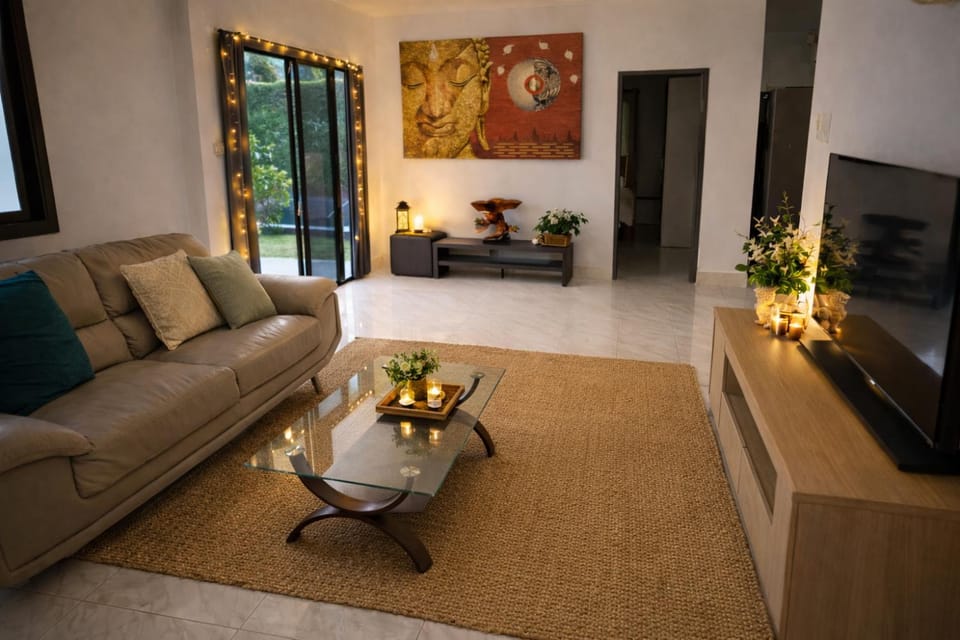 TV and multimedia, Living room, Seating area