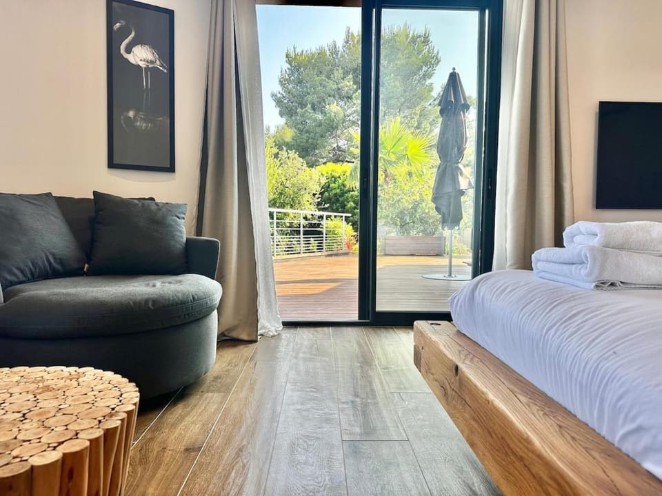 Modern villa with pool Villa in La Croix-Valmer