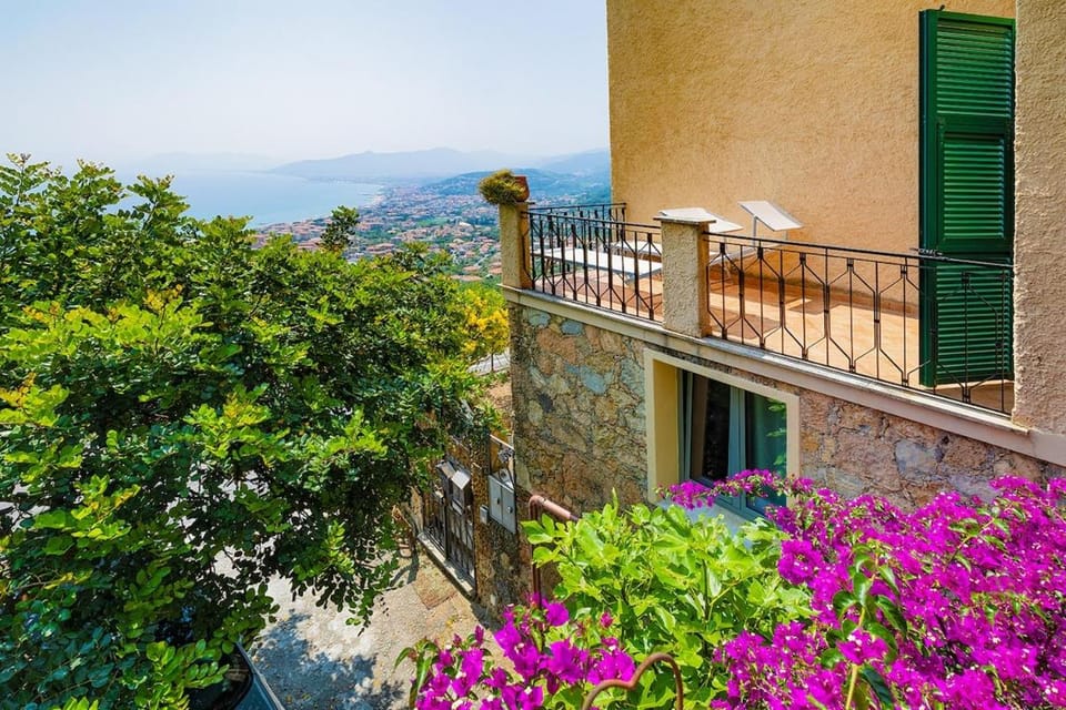 Garden view, Sea view