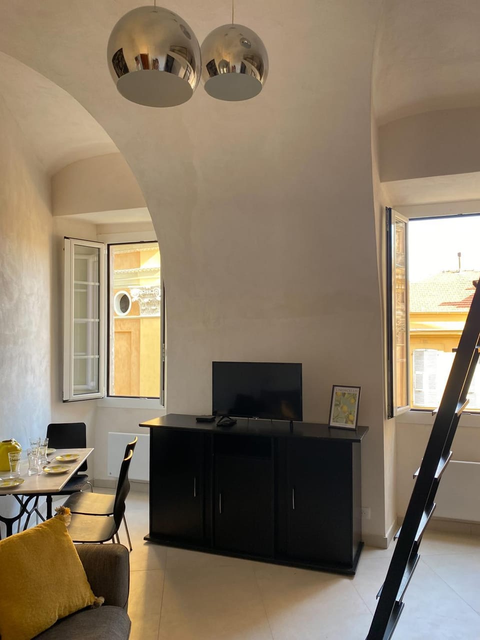 Communal lounge/ TV room, TV and multimedia, Living room, Seating area