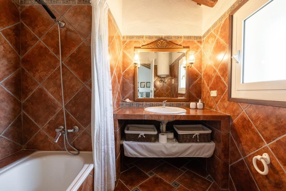 Bathroom, Living room