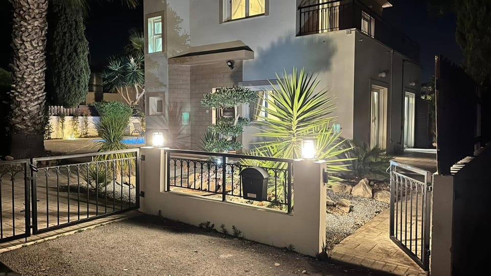 Property building, Night