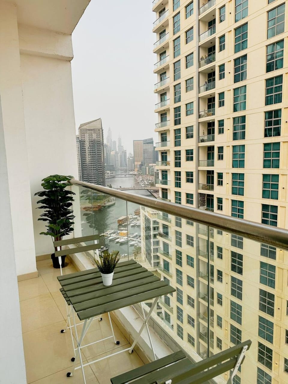 Luxury 3BHK in Dubai Marina DEC 1603 Apartment in Dubai