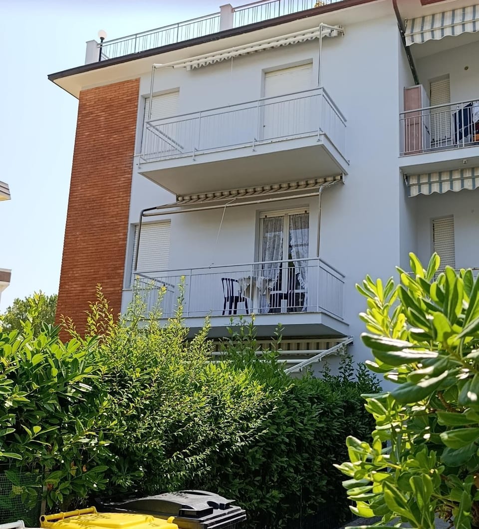 Property building, Balcony/Terrace