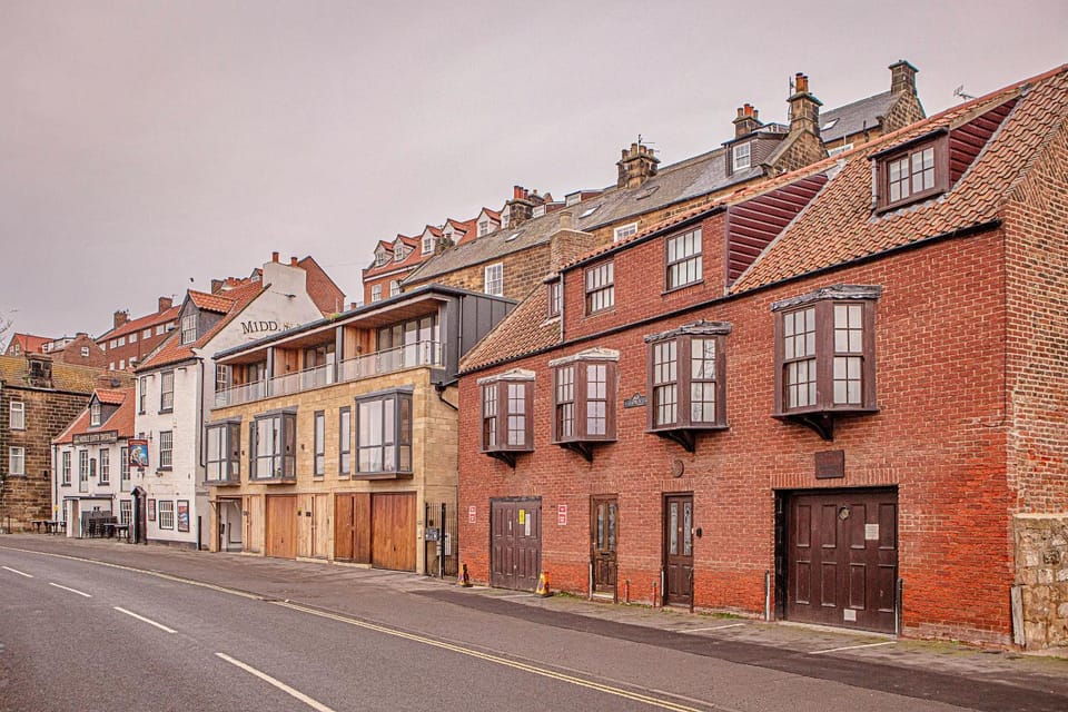 Property building, Facade/entrance, Off site