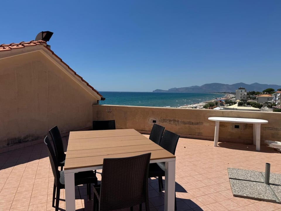 Nearby landmark, Balcony/Terrace