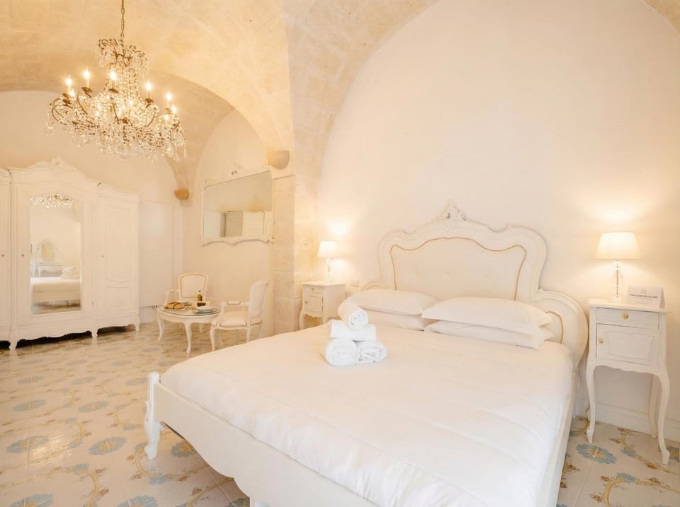 Marchesa - 2 Bedrooms, Terrace & Bath Tub in Center Apartment in Apulia