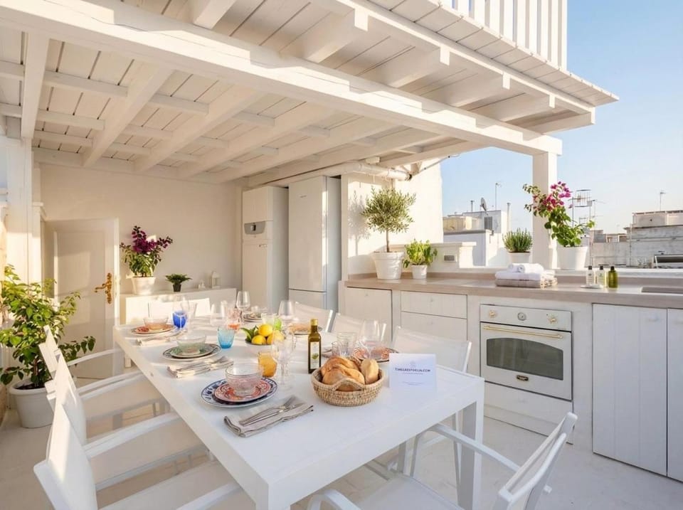 Marchesa - 2 Bedrooms, Terrace & Bath Tub in Center Apartment in Apulia