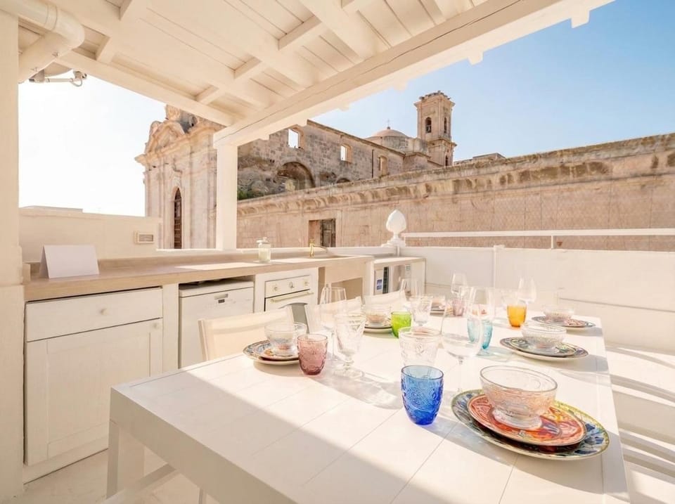 Marchesa - 2 Bedrooms, Terrace & Bath Tub in Center Apartment in Apulia