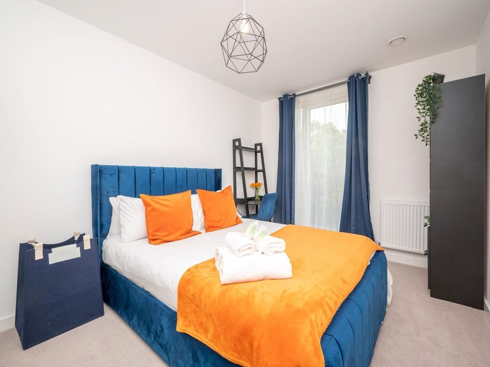 Bed, Other, Photo of the whole room, Bedroom