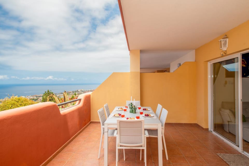 Balcony/Terrace, Seating area, Dining area, Sea view