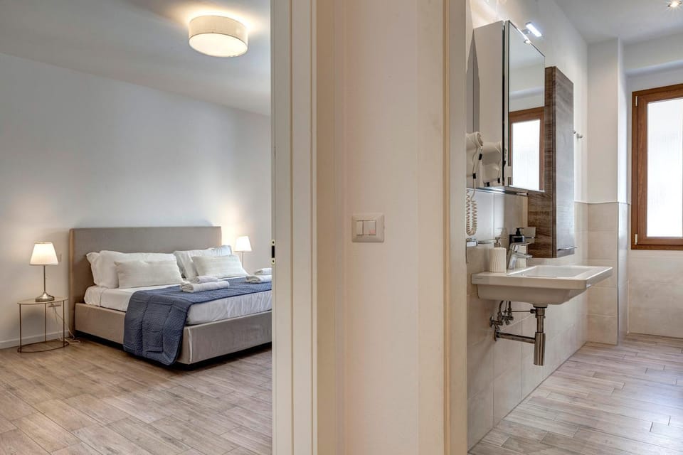 Bed, Photo of the whole room