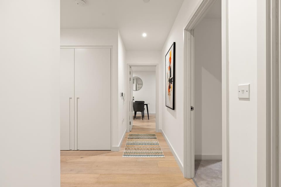Okanary Host Apartment in London