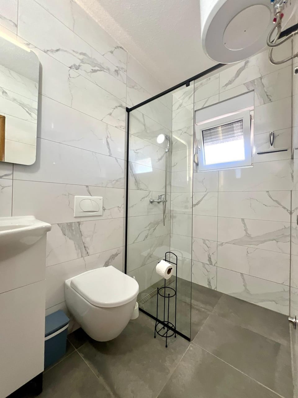 Shower, Toilet, Bathroom, towels