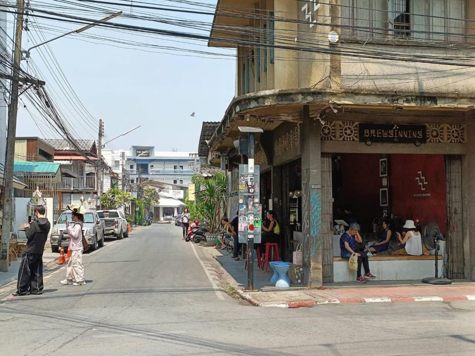 Day, Neighbourhood, City view, Street view, Location