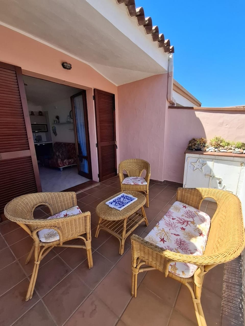 Patio, Day, Balcony/Terrace, Balcony/Terrace, Seating area, Dining area