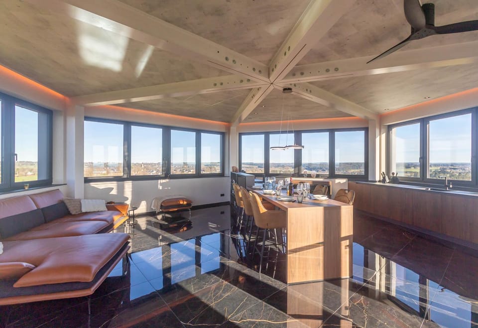 View (from property/room), Living room, Seating area