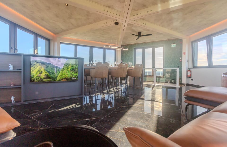 TV and multimedia, Living room, Seating area, Dining area, Evening entertainment