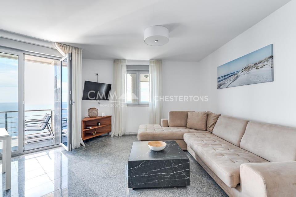 Blue Seacliff Luxe Apartment in Budva