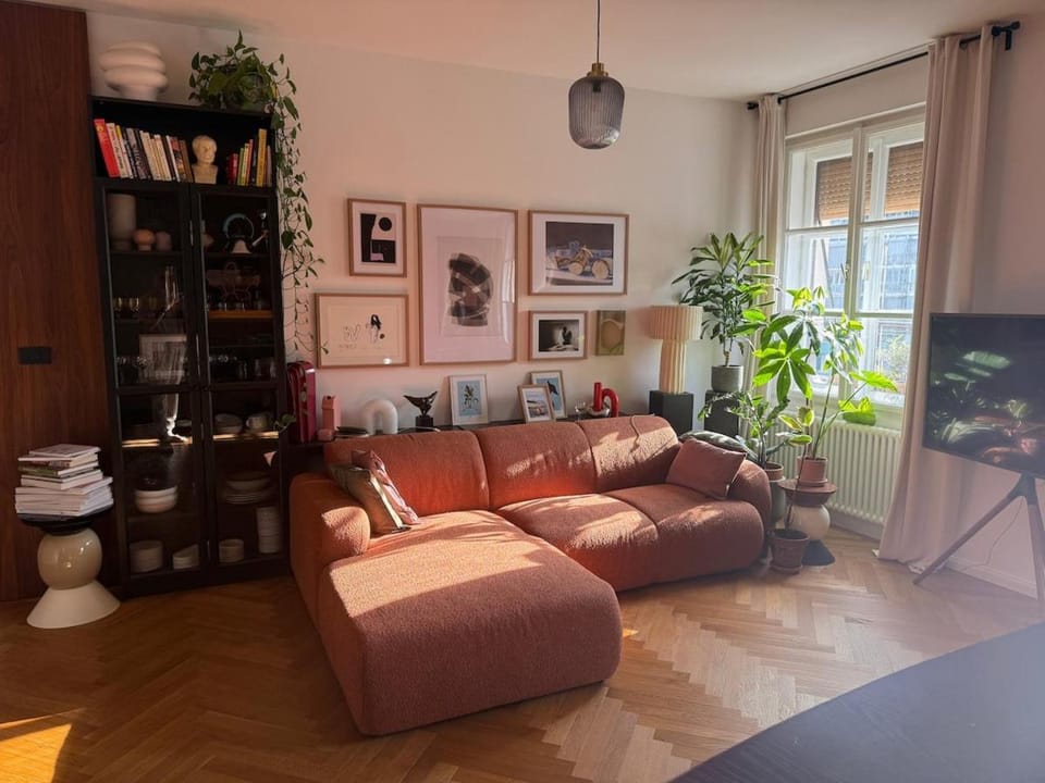 TV and multimedia, Living room, Seating area