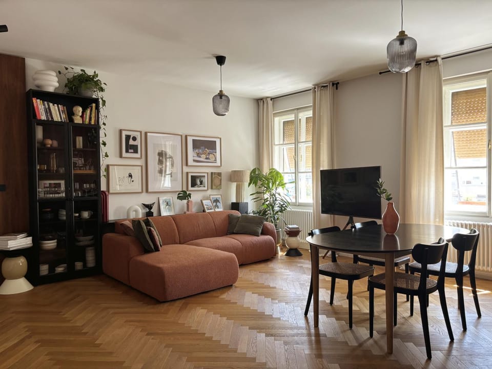 TV and multimedia, Living room, Seating area