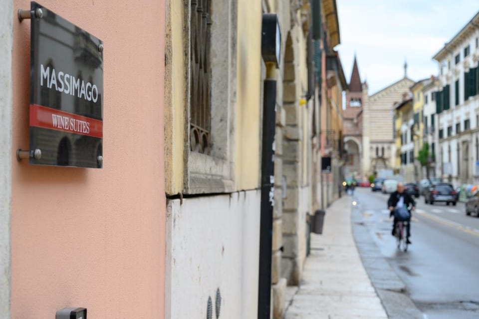Neighbourhood, Street view
