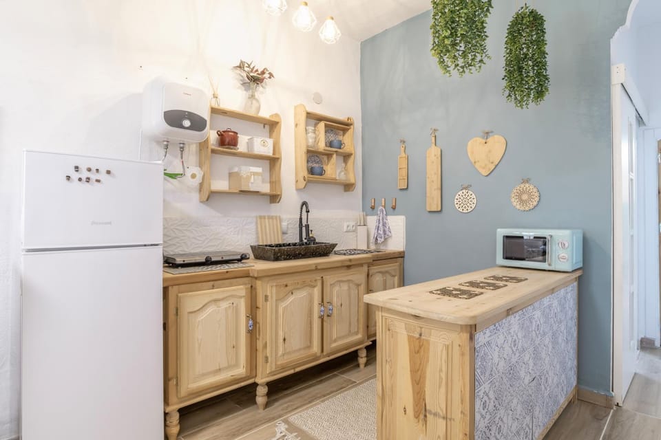 Kitchen or kitchenette, Living room