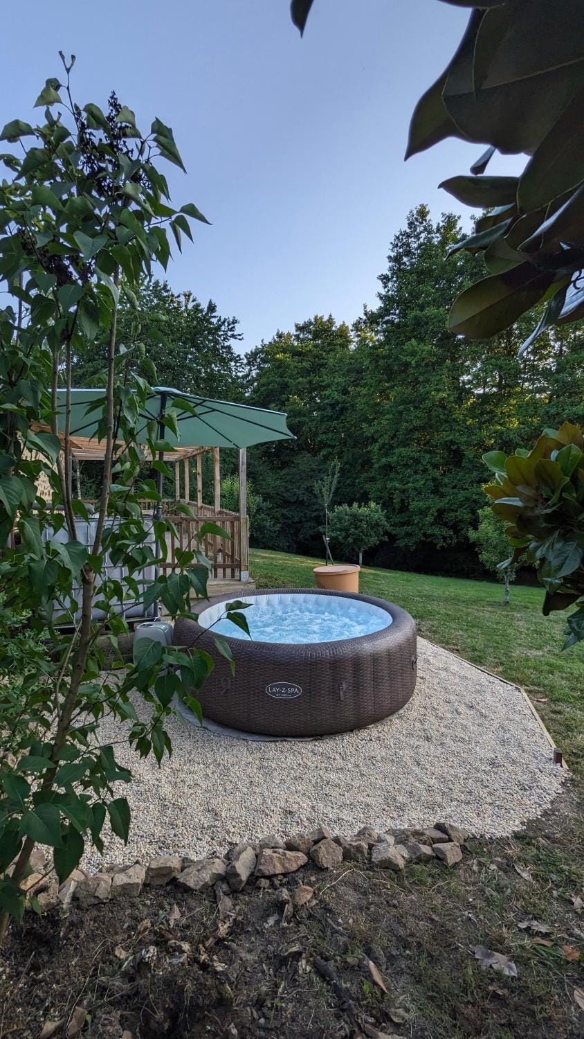 Hot Tub, Pool view