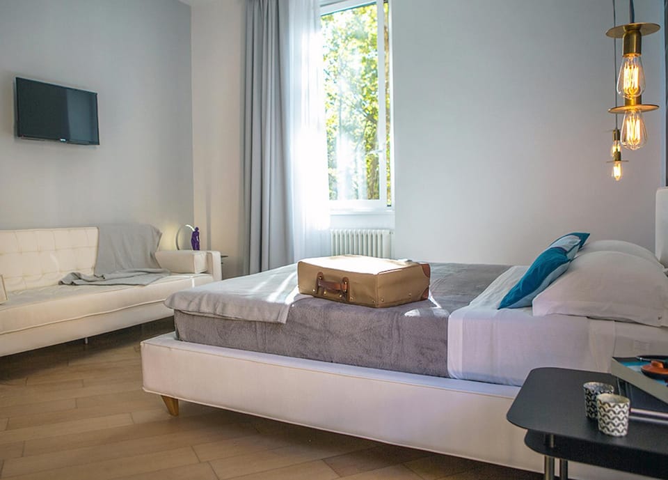 Bed, Bedroom